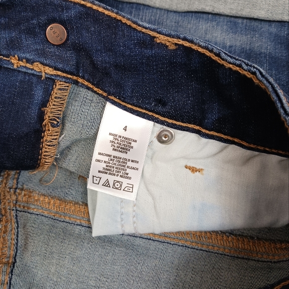 AERO Jean Shorts Size 4 - Picture 10 of 10